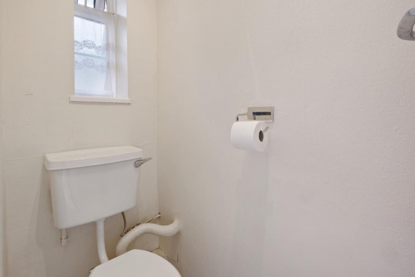 The Serene 2-Bedroom Flat W Free Street Parking Sutton  Kültér fotó